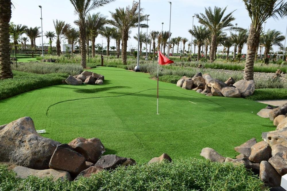 Bay La Sun Hotel And Marina - Emaar King Abdullah Economic City Экстерьер фото Golf course at Al Forsan National Club