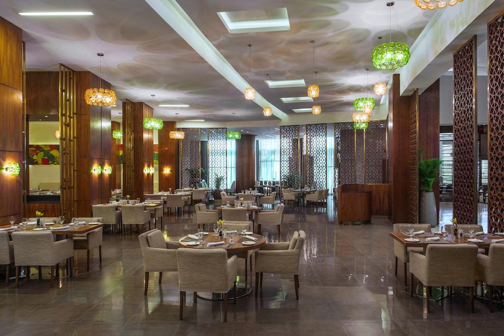Bay La Sun Hotel And Marina - Emaar King Abdullah Economic City Экстерьер фото The restaurant