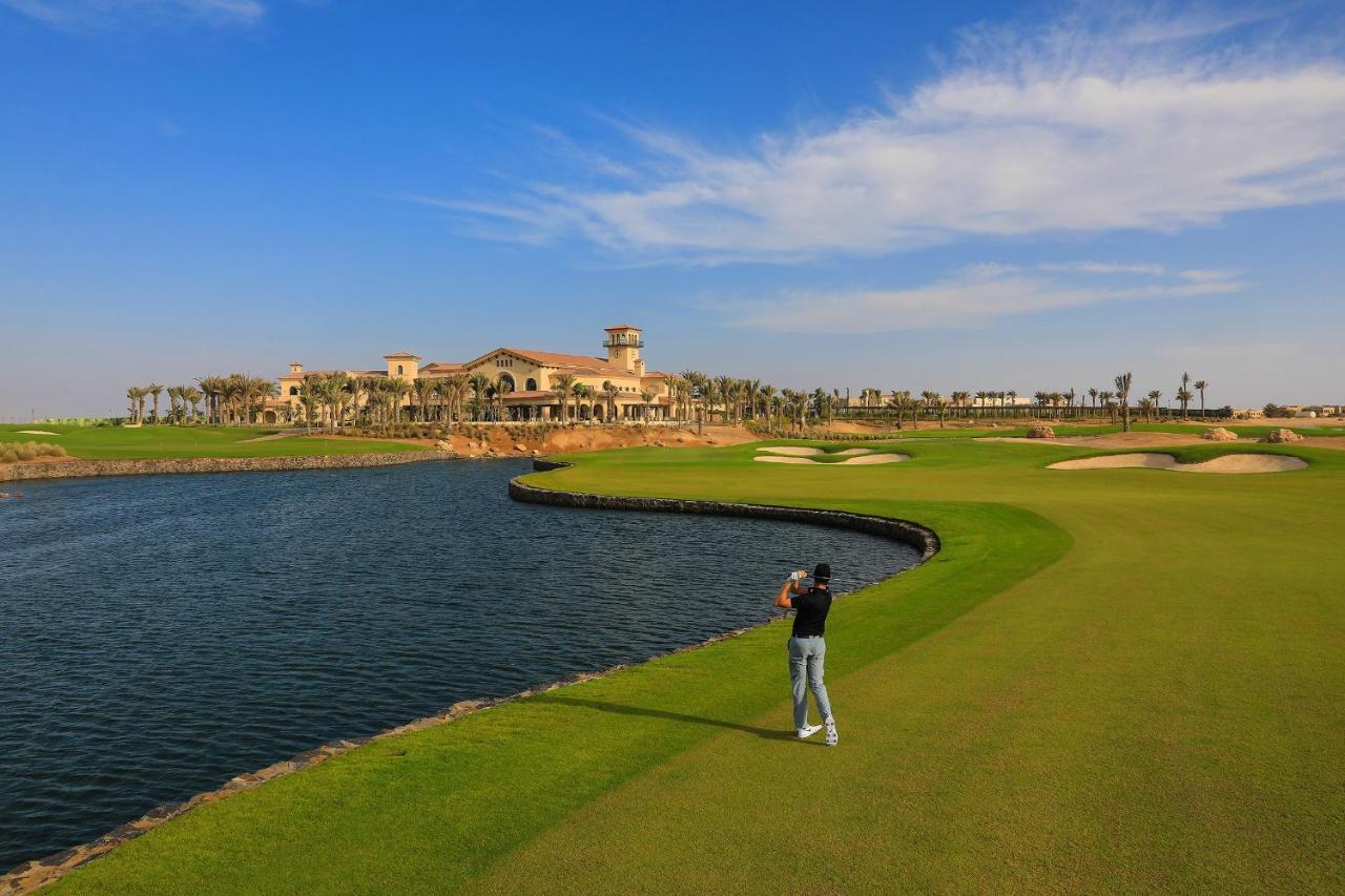 Bay La Sun Hotel And Marina - Emaar King Abdullah Economic City Экстерьер фото Golf course at the Emirates Golf Club